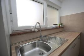 Centar-studio apartman za najam, Rijeka, Flat