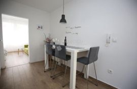 Centar-studio apartman za najam, Rijeka, Stan