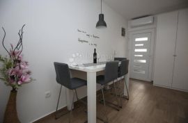 Centar-studio apartman za najam, Rijeka, Stan