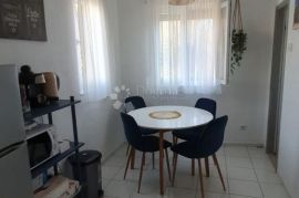 CRNICA - Prekrasna kuća s dva apartmana, Šibenik, Kuća