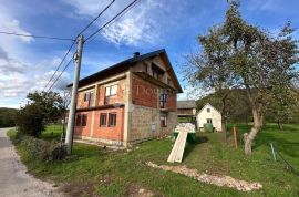 Kuća s pomoćnim objektima u blizini rijeke Gacke, Otočac, Kuća