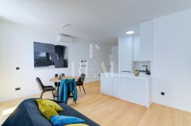 VOLOSKO, luksuzan stan od 67 m2, 1S+DB u vrhunski opremljenoj zgradi, Rijeka, Apartamento