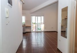 Novigrad, prilika! Dvosoban stan s pogledom na more !, Novigrad, Apartamento