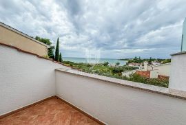 Umag, okolica konforan stan s pogledom na more !, Umag, Appartement