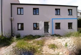 Poreč, okolica, stan u novogradnji sa okućnicom, Poreč, Appartement