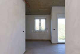 Poreč, okolica, stan u novogradnji sa okućnicom, Poreč, Appartement