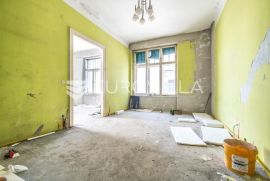 Zagreb, Palmotićeva ulica, odličan četverosoban stan, visoki roh bau s novim liftom 136 NKP, Zagreb, Apartamento