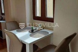 Istra, Rovinj, najam jednosobnog apartmana 33m2 u srcu starog grada, Rovinj, Gewerbeimmobilie