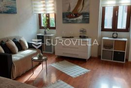 Istra, Rovinj, najam jednosobnog apartmana 33m2 u srcu starog grada, Rovinj, Εμπορικά ακίνητα