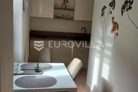 Istra, Rovinj, najam jednosobnog apartmana 33m2 u srcu starog grada, Rovinj, Gewerbeimmobilie