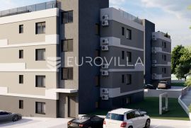 Čiovo, Okrug Gornji, trosoban stan s balkonom i dva parkirna mjesta NKP 95 m2, Okrug, Appartment