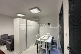 Zagreb, Gornji Grad, novouređeni prostor 30 m2 s privatnim ulazom, Zagreb, Appartamento