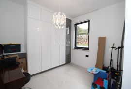 Labin - prilika, vila s bazenom, 176 m2, Labin, بيت