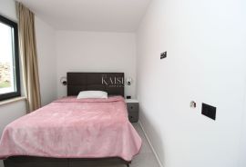 Labin - prilika, vila s bazenom, 176 m2, Labin, بيت