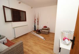 Rabac - kuće 235 m2 na imanju od 9.560 m2, Labin, House