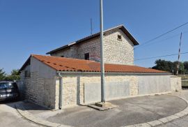 Istra, Kanfanar jedinstvena samostojeća željeznička kuća, Kanfanar, House