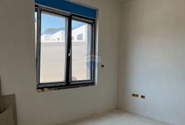 Poreč, atraktivan  stan u prizemlju s vlastitim vrtom, Poreč, Appartment