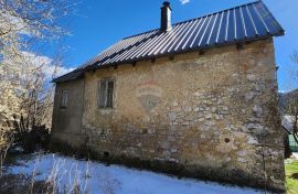 Gorski Kotar, Lič - samostojeća autohtona kuća sa okućnicom 722 m2, Fužine, Дом