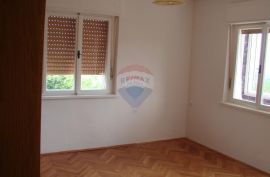 ZAMET - etaža kuće s okućnicom, 1.kat, Rijeka, Flat