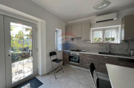 ZAMET - stan u prizemlju, etaža 81m2 s okućnicom, Rijeka, Apartamento