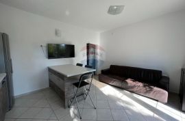 ZAMET - stan u prizemlju, etaža 81m2 s okućnicom, Rijeka, Apartamento