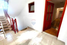 Rovinj,veliki stan,67m2-,200 m od uređene plaže+parking mjesto, Rovinj, Appartment