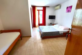 Rovinj-veliki stan,88m2-,200 m od uređene plaže+parking mjesto, Rovinj, Wohnung