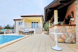 OTOK KRK,OMIŠALJ-villa sa dva stana i bazenom, Omišalj, House