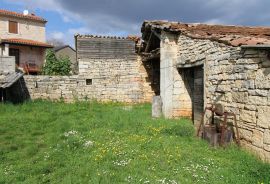 Dvije autohtone istarske kuće s okućnicom, Sveti Lovreč, Maison