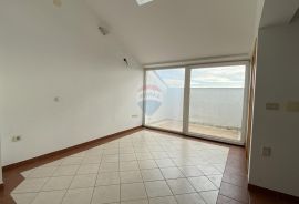 Novi Vinodolski - apartman s balkonom 200m do mora, Novi Vinodolski, Διαμέρισμα