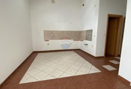 Novi Vinodolski - apartman s balkonom 200m do mora, Novi Vinodolski, Διαμέρισμα