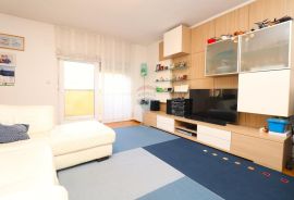 Zagreb, Dankovec, prostrani stan s dva parkirna mjesta, 83m2, Gornja Dubrava, Apartamento