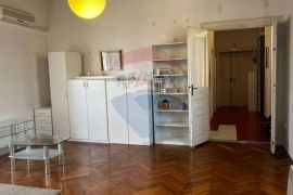 Istra, Pula - širi centar stan od 79,90 m2, Pula, Flat