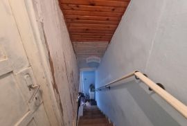 Istra - Rovinjsko Selo - kuća u nizu 120 m2 za renovaciju, Rovinj, Дом