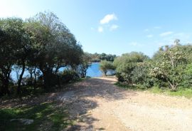 Medulin, jedinstvena lokacija - kuća na par koraka od plaže, Medulin, Famiglia