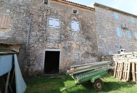 VIŠNJAN-renovirana kamena kuća, Višnjan, House