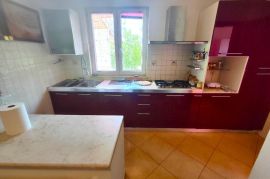 Rovinj-Rovinjsko Selo,prekrasan stan+vrt+garaža+parking mjesto, Rovinj, Apartamento