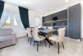 Rovinj,savršen stan u novogradnji s ukupno 3 stana,85m2+parking, Rovinj, Appartment