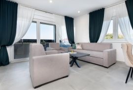 Rovinj,savršen stan u novogradnji s ukupno 3 stana,85m2+parking, Rovinj, Appartment