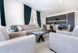 Rovinj,savršen stan u novogradnji s ukupno 3 stana,85m2+parking, Rovinj, Flat