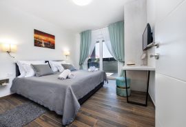 Rovinj,savršen stan u novogradnji s ukupno 3 stana,85m2+parking, Rovinj, Kвартира