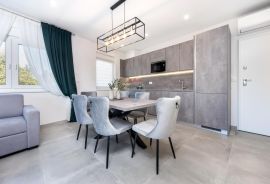 Rovinj,savršen stan u novogradnji s ukupno 3 stana,85m2+parking, Rovinj, Διαμέρισμα