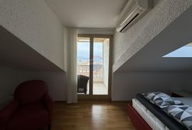 Otok Krk, Malinska - trosoban stan s predivnim pogledom na more, Malinska-Dubašnica, Appartment