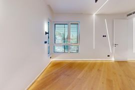 Rovinj, novi penthouse 220m2 s otvorenim pogledom na more + garaža 48m2 + lift, Rovinj, Διαμέρισμα