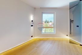 Rovinj, novi penthouse 220m2 s otvorenim pogledom na more + garaža 48m2 + lift, Rovinj, Kвартира