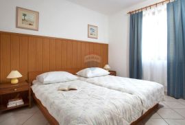 Istra, Novigrad, okolica, kuća 130 udaljena od mora, Novigrad, House