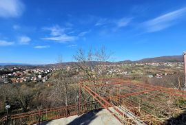 BIJENIK, obiteljska kuća, 2 stana, predivan pogled, Črnomerec, House