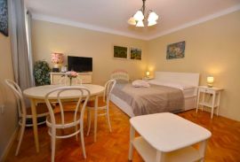 Rovinj,savršen stan 53m2 u centru,1.kat, Rovinj, Flat