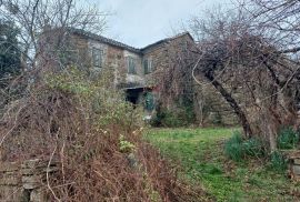 Istra, Momjan-okolica autohtona kuća i građevinske parcele, Buje, House