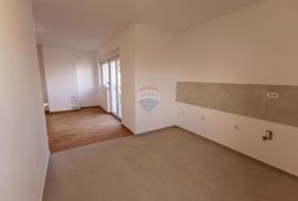 Lovran, stan 60m2, novogradnja, 2 kat, balkon, parking, Lovran, Kвартира